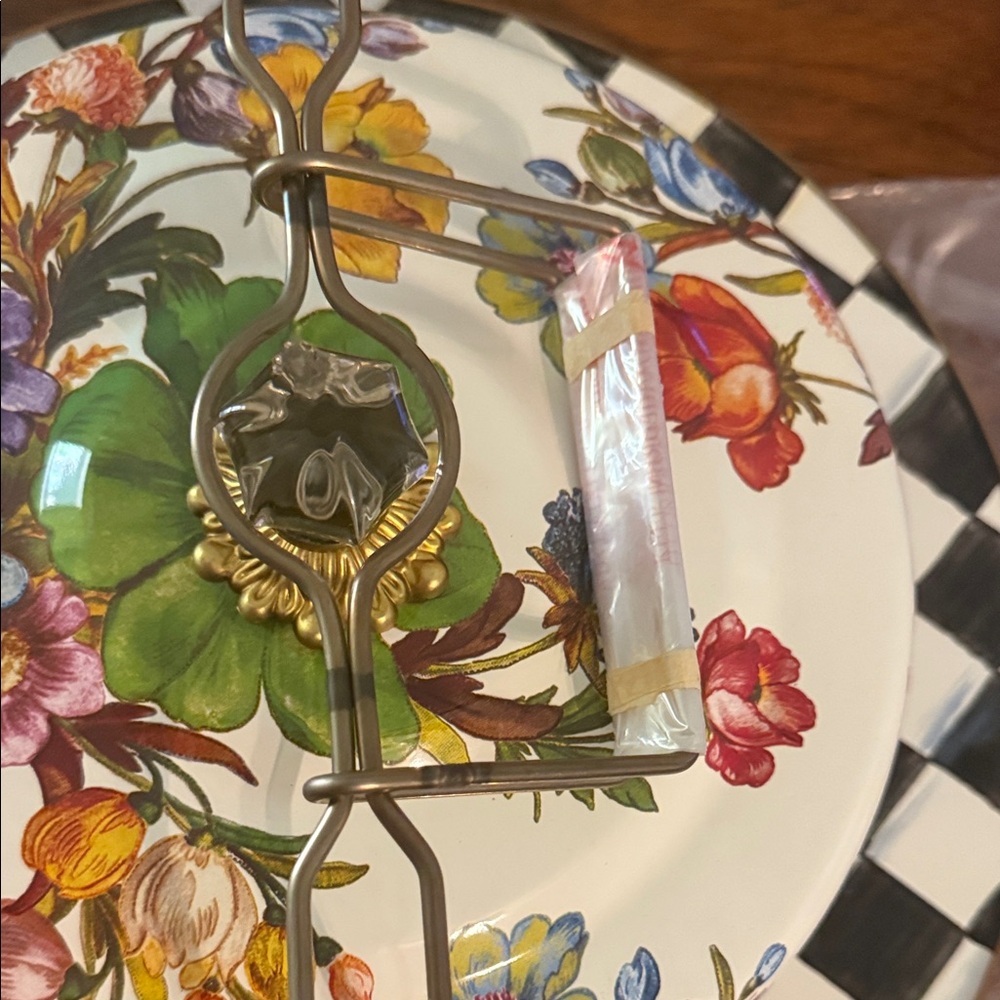MacKenzie-Childs Floral Cake Carrier with Checkered Base New - Picture 5 of 7